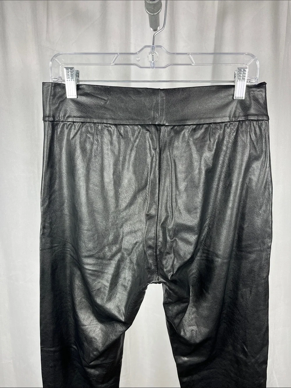 Commando‎ Faux Leather Jogger in Black.